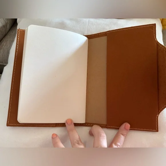 Portland Leather Medium Snap Leather Journal Honey - Picture 6 of 6